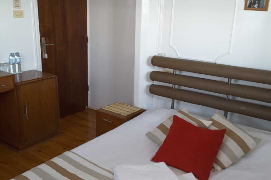 Hotel 5 — 3