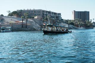 Dahabiya vs. Standard Nile Cruise Ship: Which Suits You?