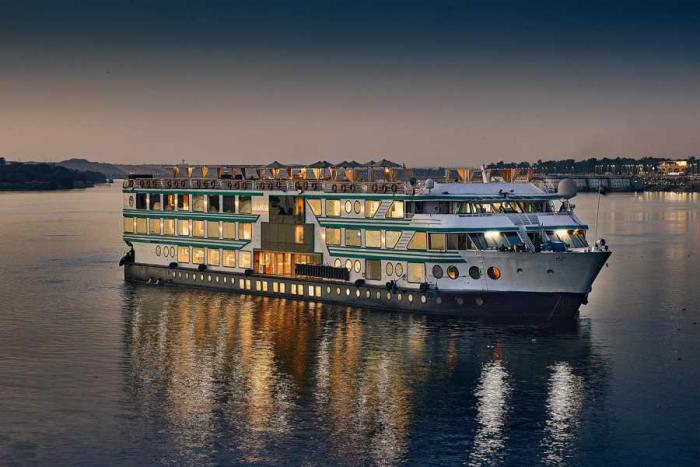 Luxury Nile Cruise &amp; Egypt’s Marvels: A Premium Journey