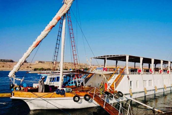 Splendid Cairo and Dahabiya Tour
